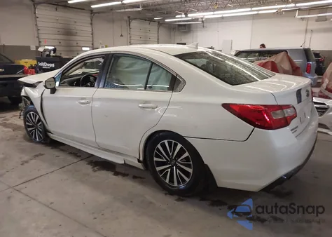 2018 Subaru Legacy 2.5I Premium z USA, uszkodzony, nr VIN 4S3BNAD60J3011840
